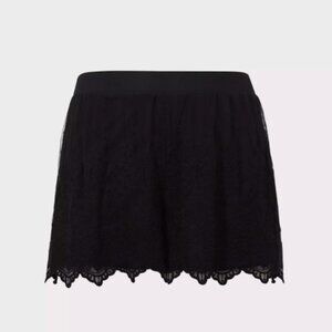 Torrid size 3 Black Embroidered Mesh Short